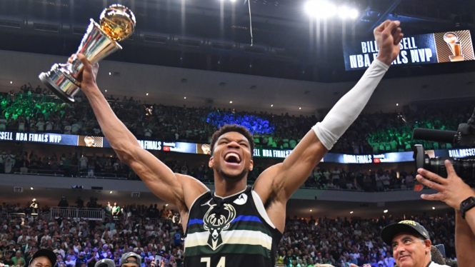 Power Forward Milwaukee Bucks, Giannis Antetokounmpo