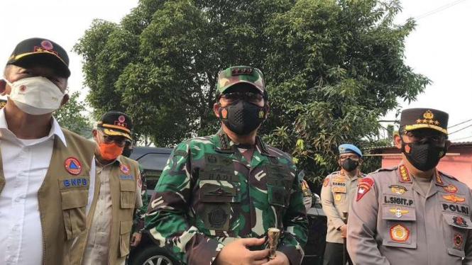 Panglima TNI, Kapolri dan Kepala BNPB cek vaksinasi kelilingaz di Jakarta