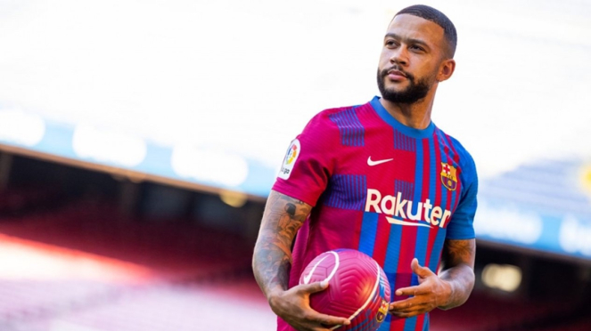 Memphis Depay diperkenalkan Barcelona