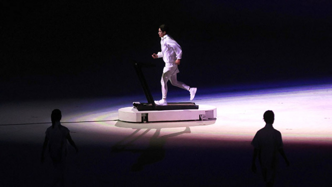 Simulasi atlet latihan terpisah di pembukaan Olimpiade Tokyo 2020