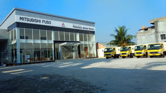 Mitsubishi Fuso buka diler baru di Pekanbaru, Riau.