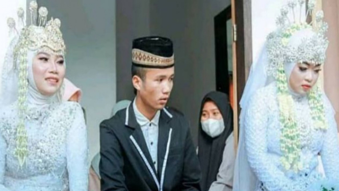Viral Pria Nikahi 2 Wanita Sekaligus di Depan Rumah (Instagram/omg.indonesia.id)
