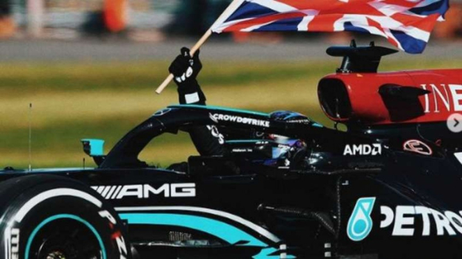 Pembalap Mercedes-AMG Petronas, Lewis Hamilton.