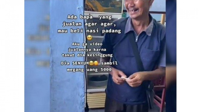 Pria tua ingin bei nasi padang