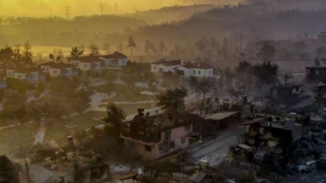 Kebakaran hutan dan lahan yang amat parah di Turki
