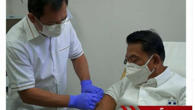 Kepala Staf Presiden Moeldoko ikut vaksin Nusantara.
