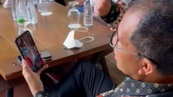 Wali Kota Makassar, Mohammad Ramdhan Pomanto video call dengan Rahmat Erwin
