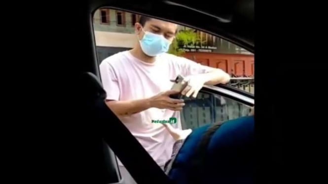 Viral petugas PLN di Medan diludahi pelanggan