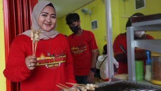 Terdampak Pandemi, Desi KDI Alih Profesi Jadi Penjual Sate