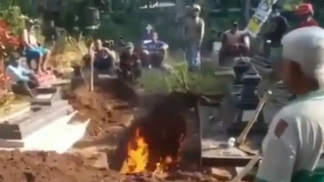 Viral Potongan Video Lubang Kubur Keluarkan Api, Ternyata (Instagram/cetull.22)