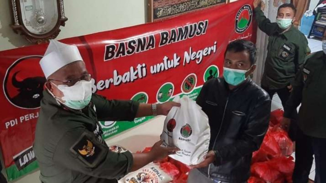 Bamusi PDIP turut memberikan bantuan kepada pasien COVID-19 yang isoman.