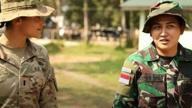 VIVA Militer: Letda (Chb) Rizky Puspita dan Letnan Satu Monica Smith