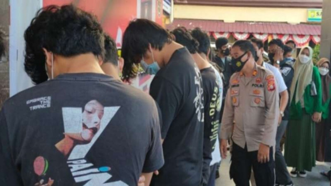 Pelaku peserta dan penonton tarung bebas yang viral di Makassar