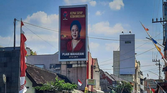 Baliho Ketua DPR Puan Maharani yang terpasang di jalanan Kota Solo