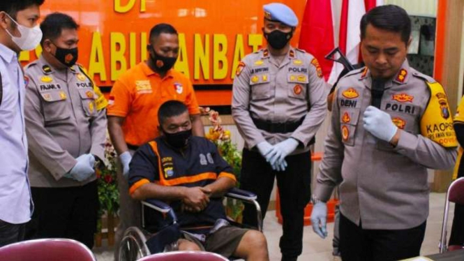 Kapolres Labuhan Batu, AKBP Deni Kurniawan saat memberikan keterangan pers.