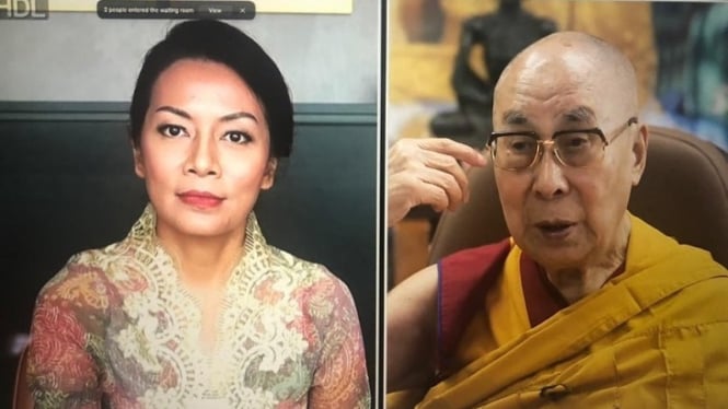 Dewi Lestari dan Dalai Lama XIV