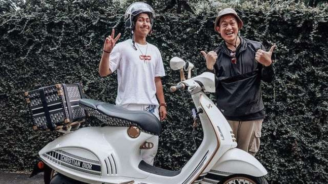 Vespa 946 edisi Dior yang laku Rp1,35 miliar