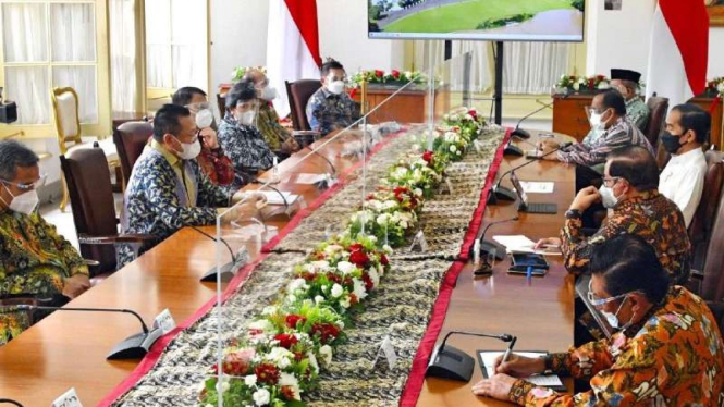 Pimpinan MPR bertemu dengan Presiden Jokowi di Istana Bogor