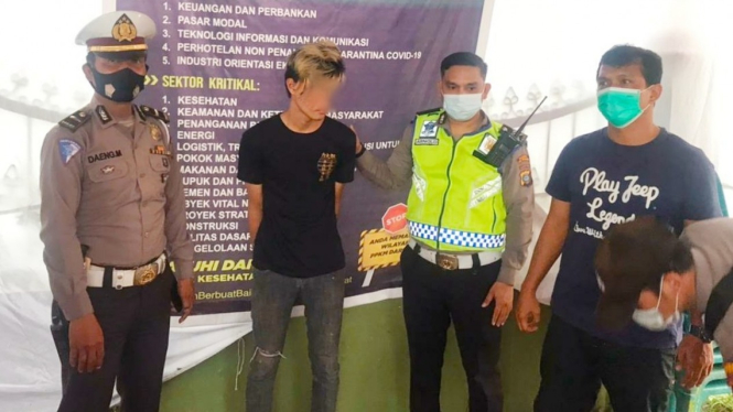 Pemuda yang membawa sabu dan ditangkap polisi.