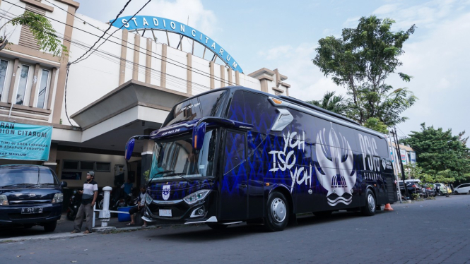Penampakan bus mewah terbaru milik PSIS Semarang