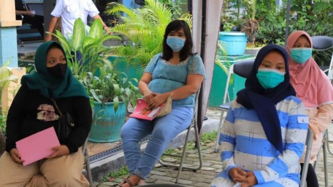 Sejumlah wanita hamil di Kota Tangerang, Banten, mengantre untuk disuntik vaksin COVID-19 di beberapa puskesmas dan rumah sakit pemerintah, Kamis, 19 Agustus 2021.