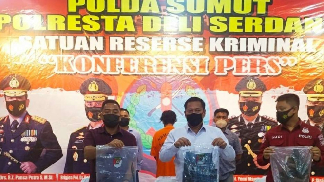 Konferensi pers kasus penembakan polisi di Polresta Deli Serdang.