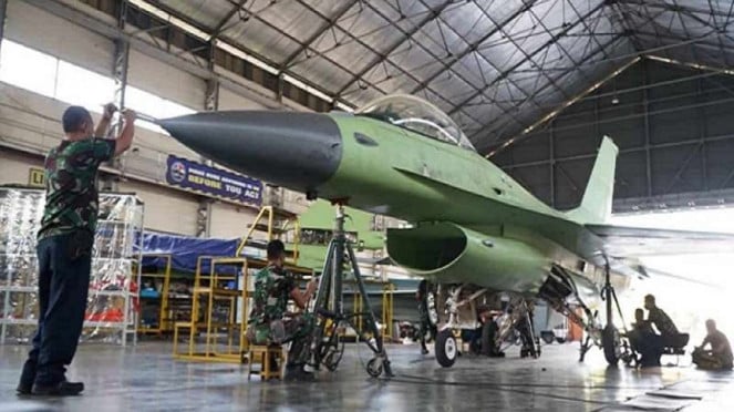 El escuadrón de aire de Esswahjudi Lanud actualizado F -16 Falcon el 5