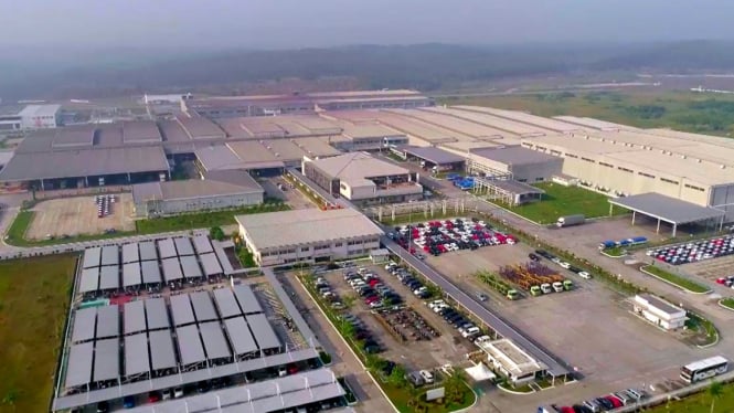 Pabrik PT Astra Daihatsu Motor di Karawang.