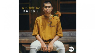 Lirik Lagu Kaleb J - It's Only Me dan Terjemahannya