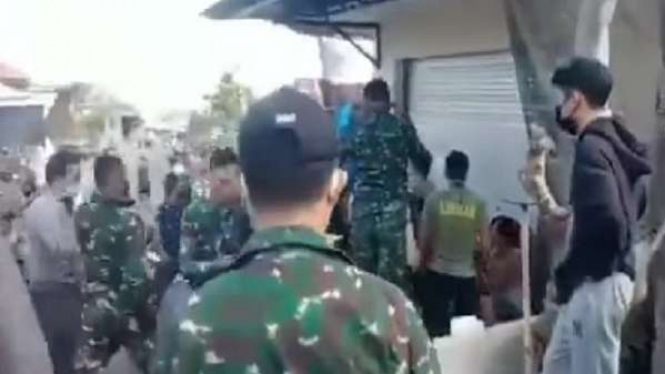 Video anggota TNI memukuli dua pemuda di Buleleng, Bali