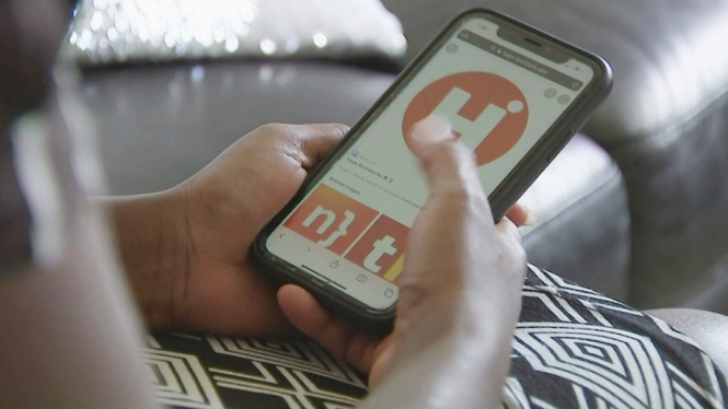 Masa promosi 12 hari di app Hope Business membujuk pengguna mengirimkan uang yang kemudian hilang. (ABC News)