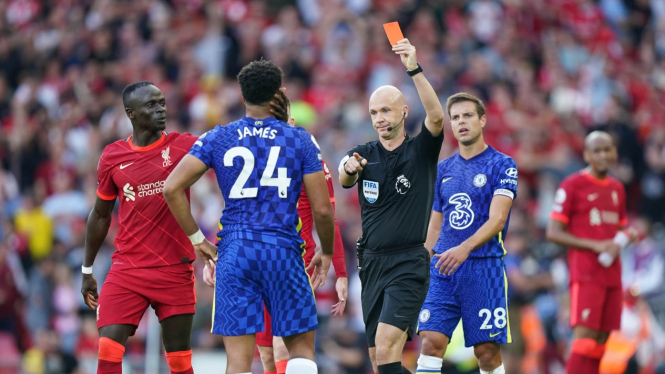 Pemain Chelsea, Reece James dikartu merah wasit