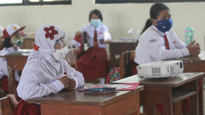 Hari Pertama Pembelajaran Tatap Muka di Masa Pandemi Covid-19