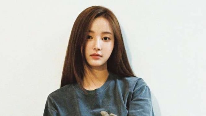 Yeonwoo eks Momoland.