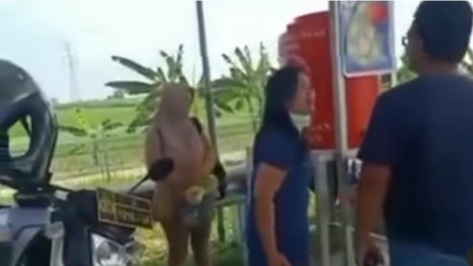Video Suami Jalan Bareng Selingkuhan Kepergok Istri  di Pos Penyekatan (Instagram/kamerapengawas)