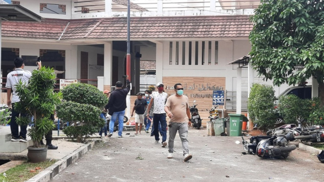 Situasi bentrok di Kampus Unkris