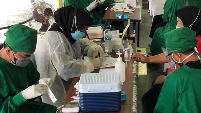 Bantu Pemerintah, Universitas Moestopo Vaksinasi Ribuan Orang