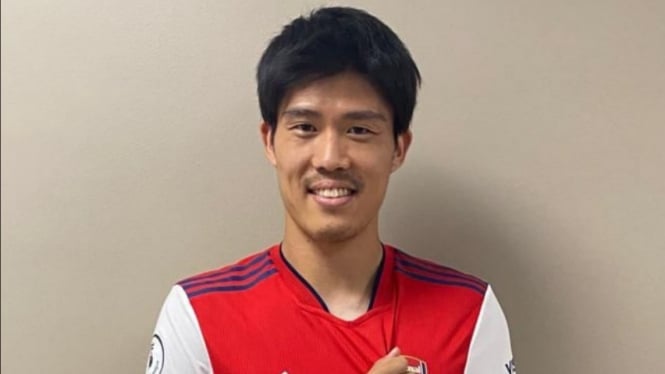 Bek anyar Arsenal asal Jepang, Takehiro Tomiyasu. 