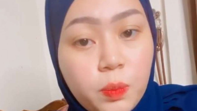 Sartika Diman, seorang pesohor media sosial Instagram alias selebgram sekaligus pemilik merek sebuah produk kecantikan di Kota Makassar, Sulawesi Selatan.
