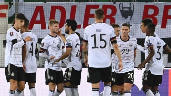 Pemain Jerman rayakan gol Timo Werner