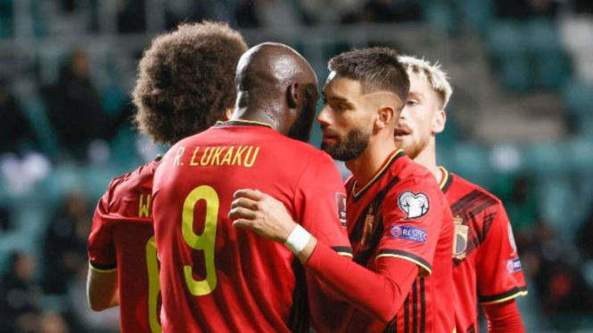 Pemain Belgia rayakan gol Romelu Lukaku.