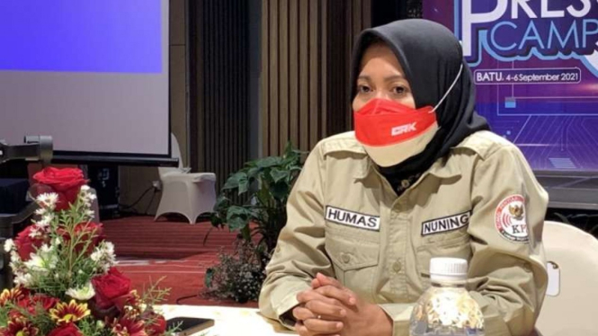 Komisioner KPI Pusat Nuning Rodiyah memberikan penjelasan tentang dugaan perundungan dan pelecehan seksual oleh sejumlah pegawainya dalam konferensi pers di Kota Batu, Jawa Timur, Minggu, 5 September 2021.