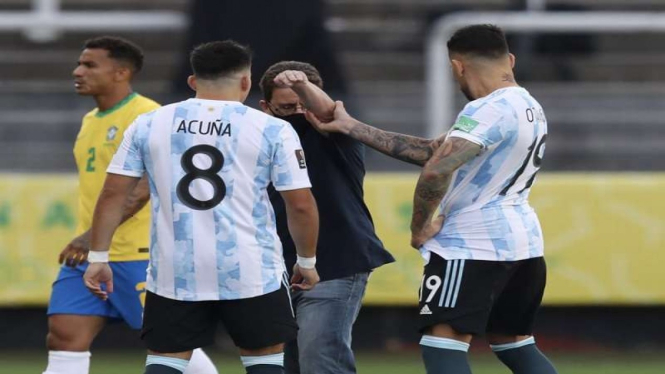 Skuad Argentina dihampiri petugas yang diyakini berpistol