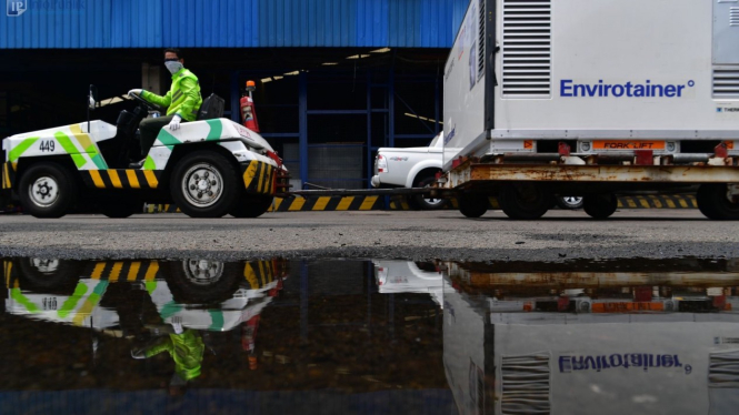 Indonesia kedatangan vaksin produksi Sinovac sejumlah 5 juta dosis.