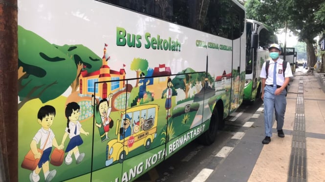 Pemkot Malang operasionalkan bus sekolah.
