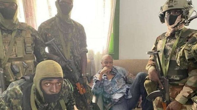 Presiden Guinea Alpha Conde ditawan kelompok militer 