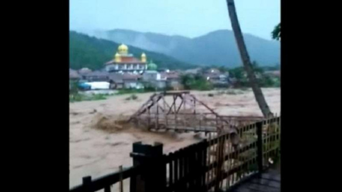 Banjir bandang di Kabupaten Bogor