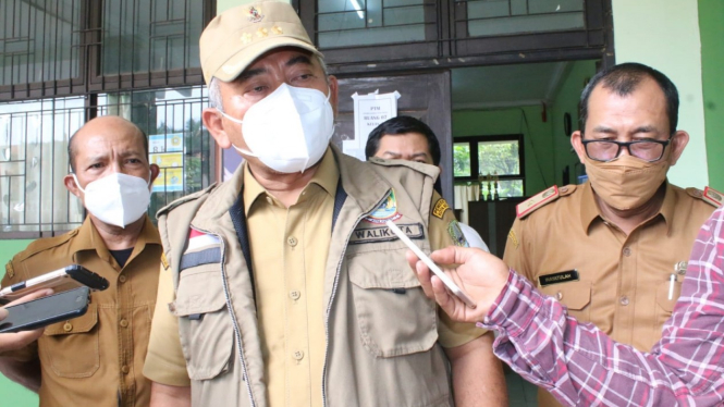 Wali Kota Bekasi, Dr. Rahmat Effendi tinjau pelaksanaan kegiatan PTM