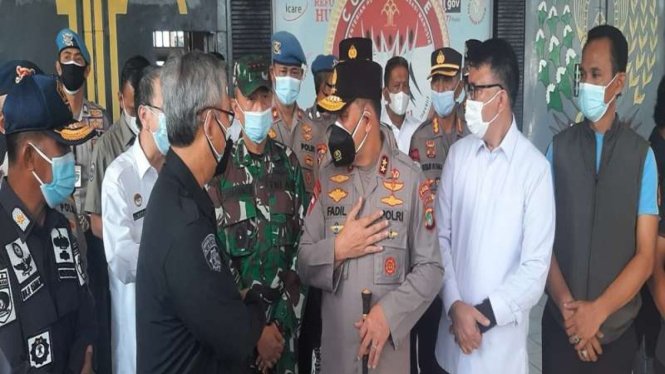 Kapolda Metro Jaya Irjen Fadil Imran meninjau kebakaran di Lapas Tangerang