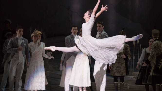 Juliet Burnett ketika tampil dalam pertunjukan "Swan Lake" untuk The Australian Ballet. (Foto: Daniel Boud)